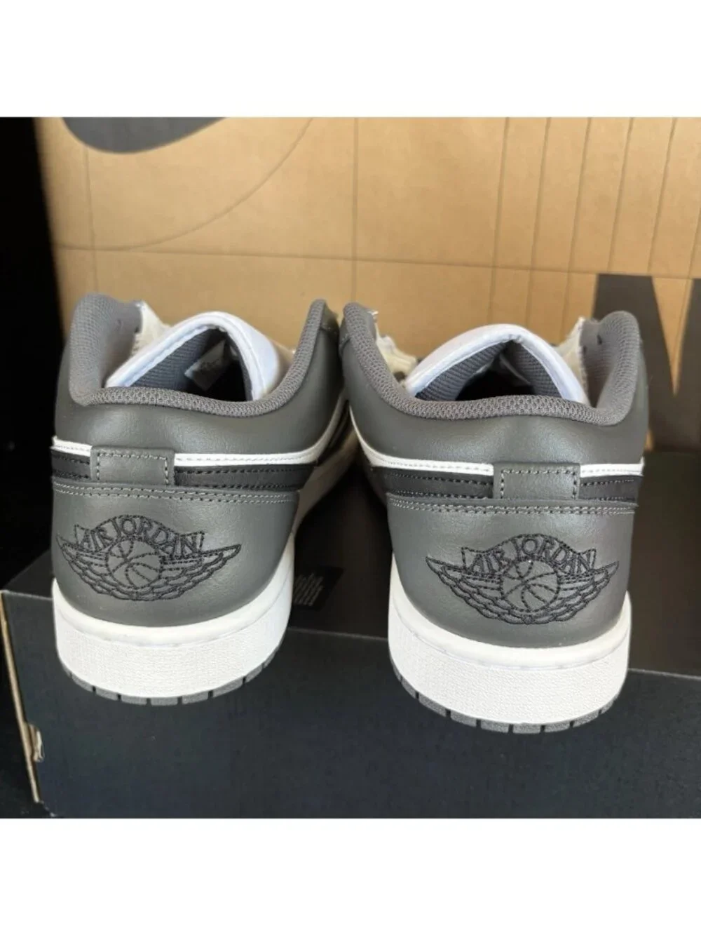 NEW Nike Air Jordan 1 Low Men's Size 8.5 White/Black Iron Grey 553558 152